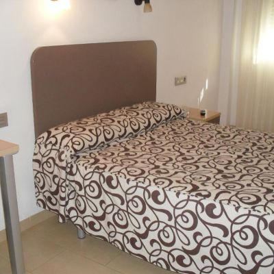 Habitación Doble (solo alojamiento) Habitación Doble (solo alojamiento)